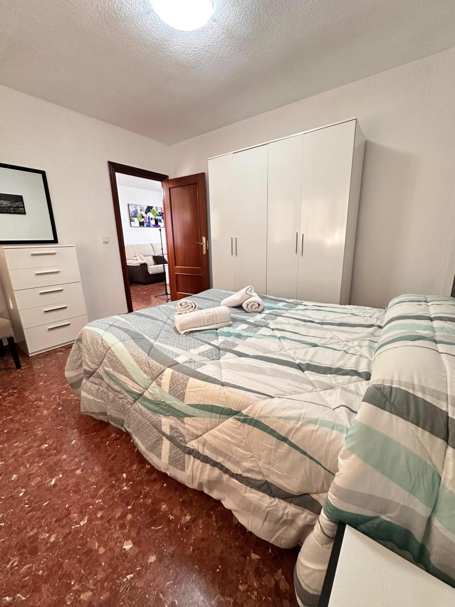 Piso Granada 3 Dormitorios Y Parking Privado Luaran gambar